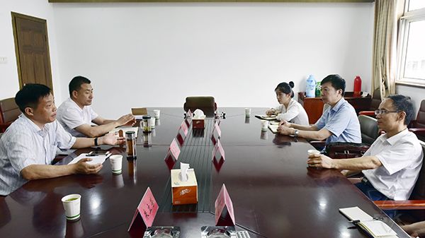 淮安市工商联副主席陶光华一行到白马湖走访考察