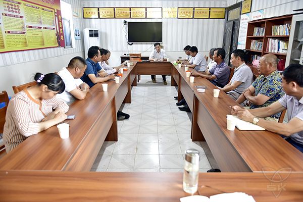 农场公司领导深入基层充分听取意见和建议