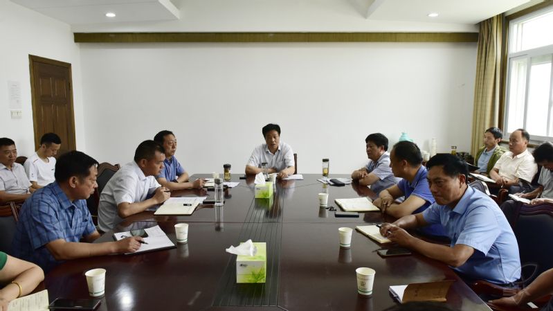 农场公司召开疫情防控紧急会议