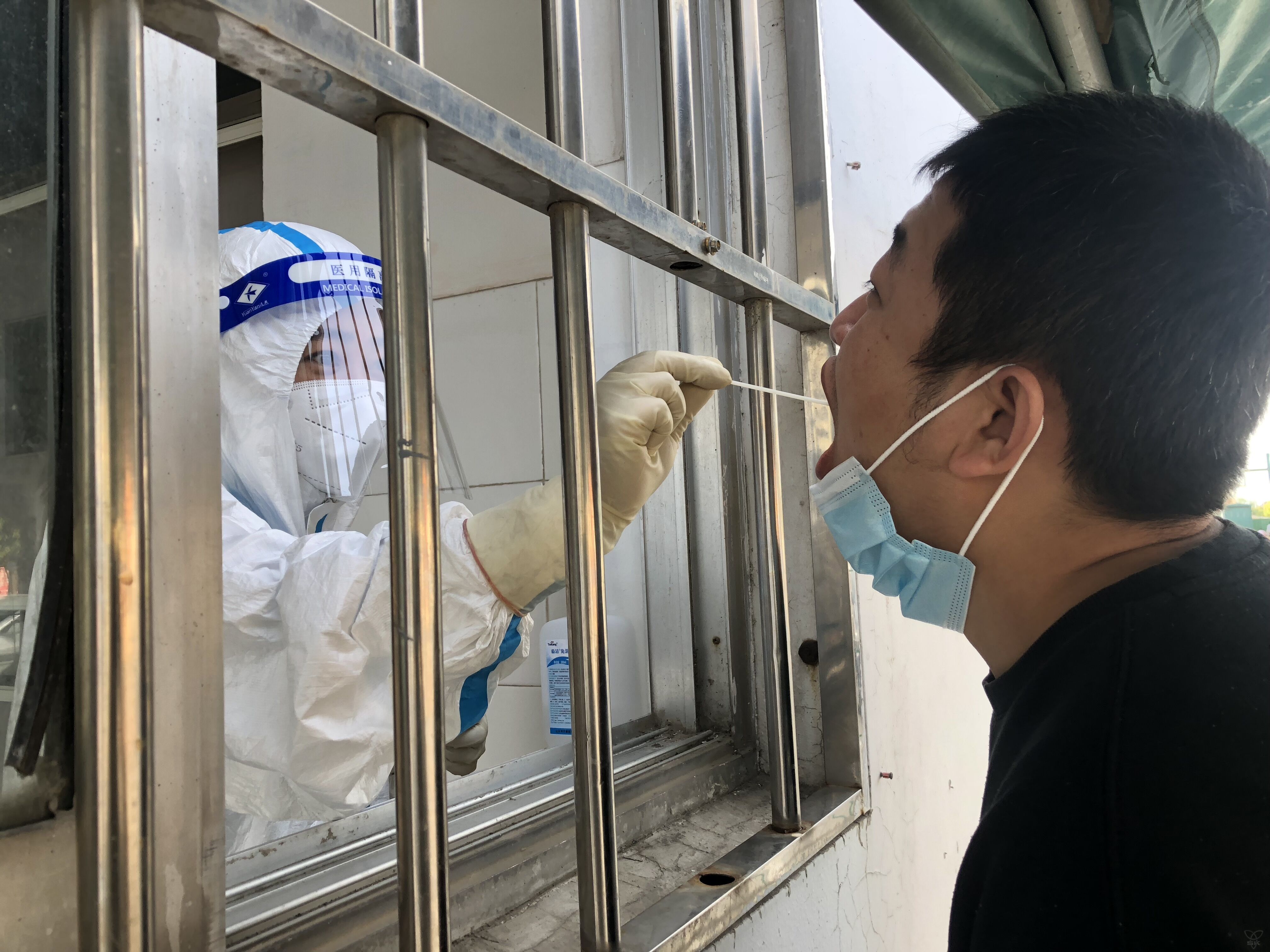 农场公司积极推进重点人群核酸检测“应检尽检”