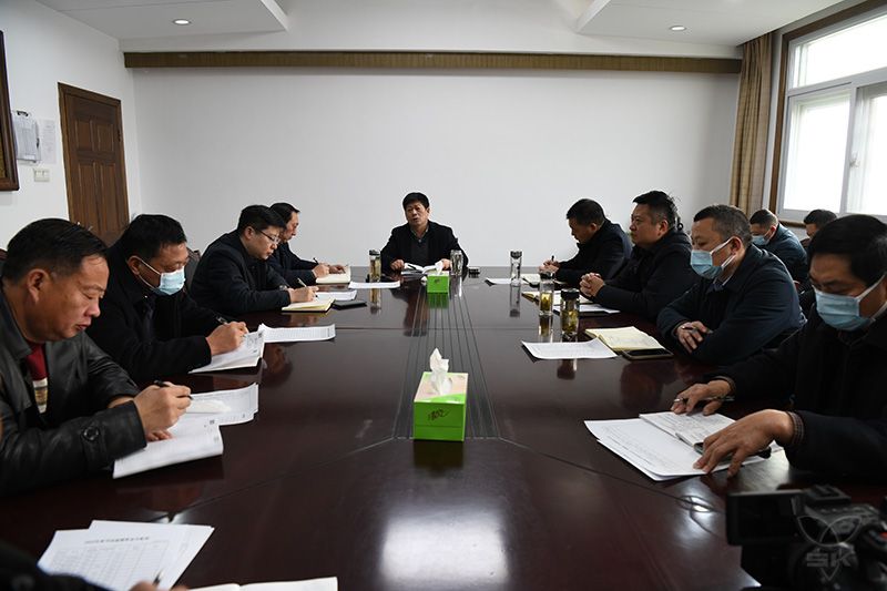 农场公司召开春节“送温暖”活动布置会