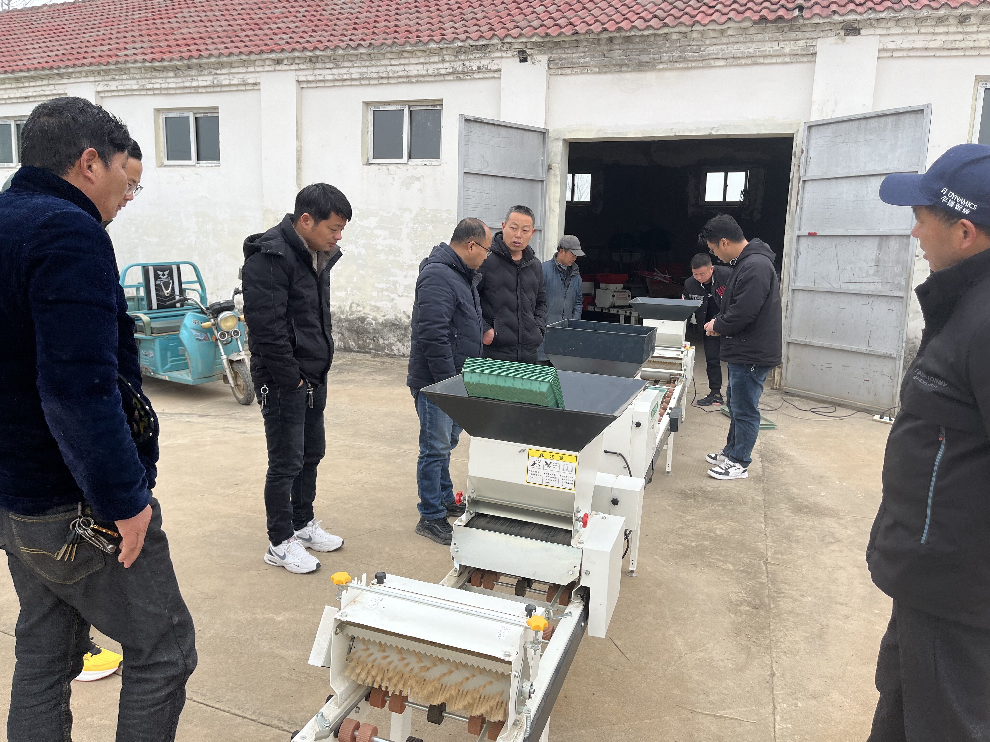 农机监理所组织开展育秧机械考察